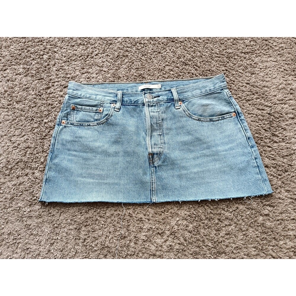 Levi's Icon Denim Skirt Women's Size 31 Light Wash Raw Hem Americana